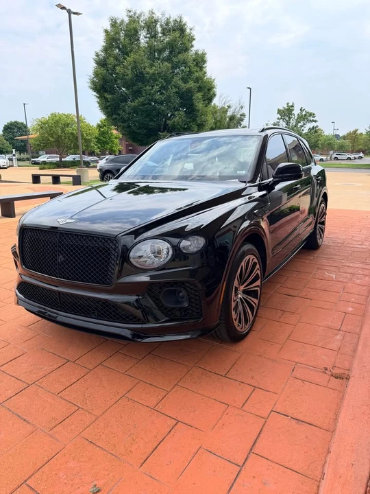 2022 Bentley Bentayga Mulliner - Image 2 of 9