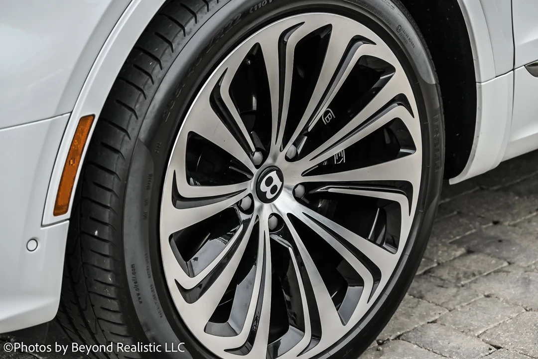 2022 Bentley Bentayga Mulliner - Image 13 of 21