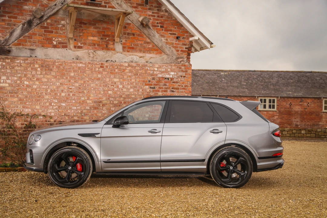 2022 Bentley Bentayga - Image 17 of 31