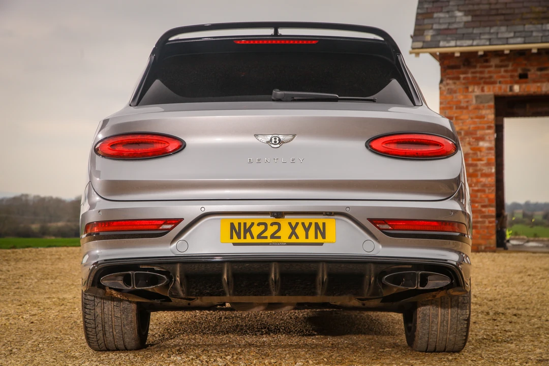 2022 Bentley Bentayga - Image 14 of 31