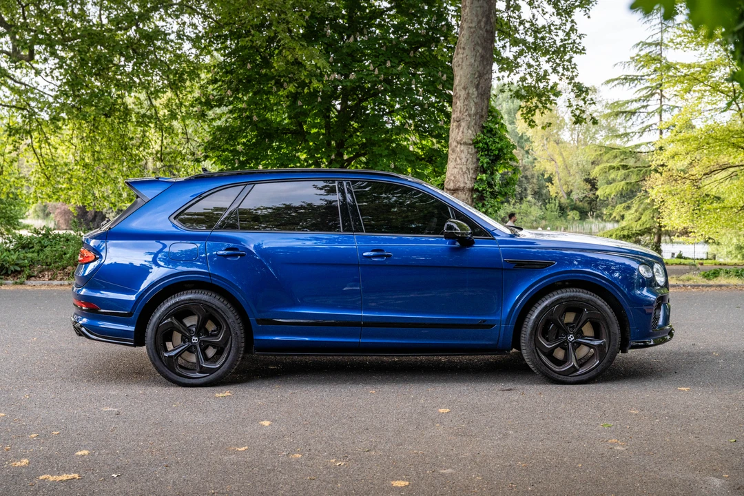 2022 Bentley Bentayga - Image 8 of 31