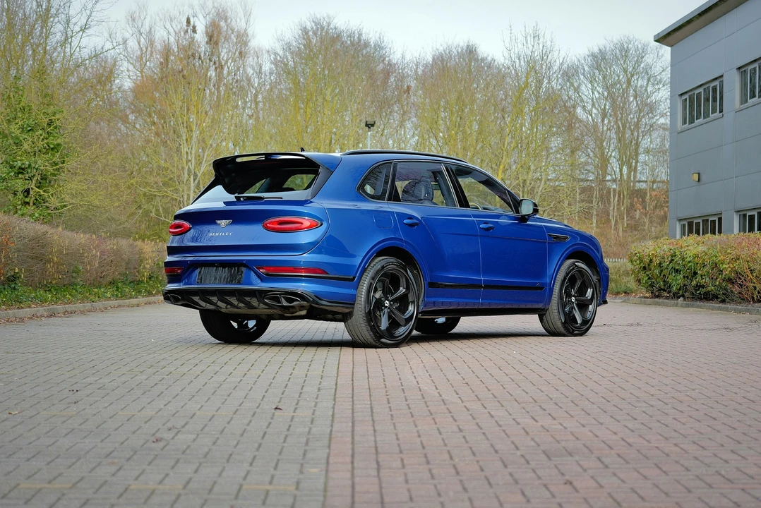 2022 Bentley Bentayga - Image 15 of 21