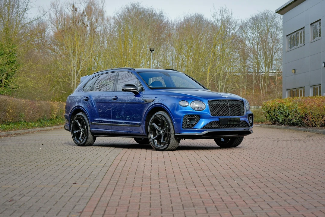 2022 Bentley Bentayga - Image 17 of 21
