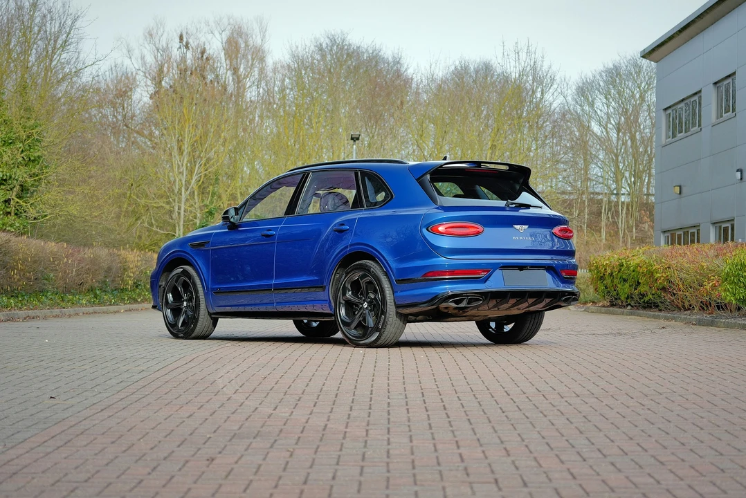 2022 Bentley Bentayga - Image 13 of 21