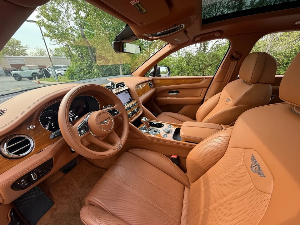 2022 Bentley Bentayga - Image 15 of 21