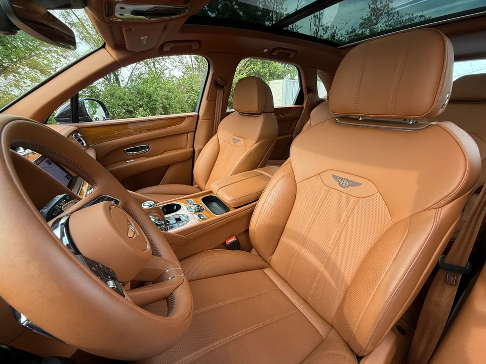 2022 Bentley Bentayga - Image 14 of 21