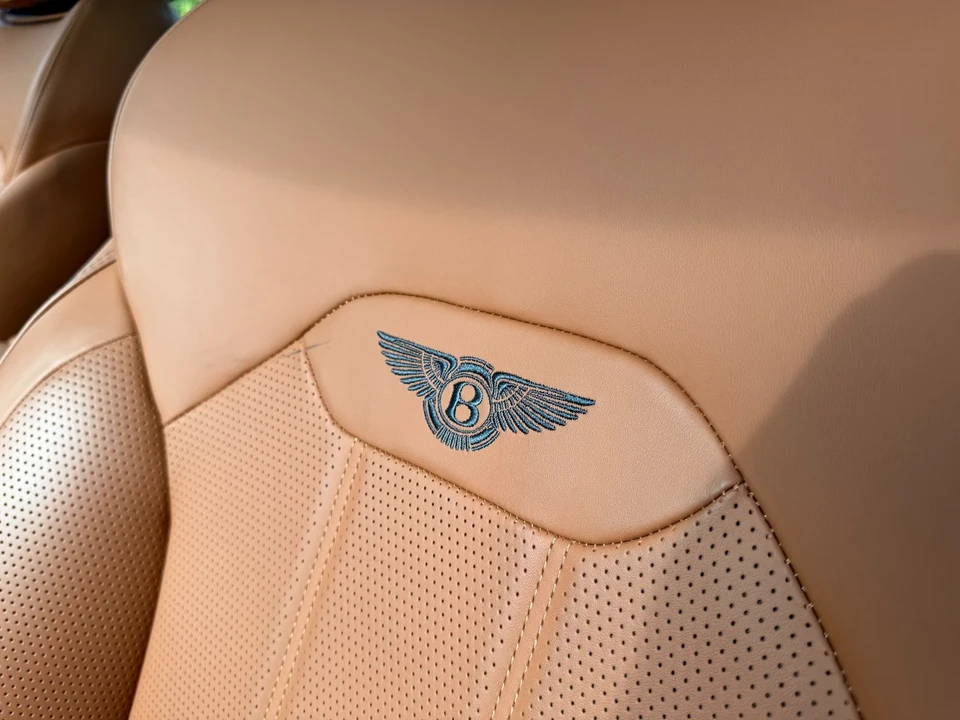 2022 Bentley Bentayga - Image 11 of 21