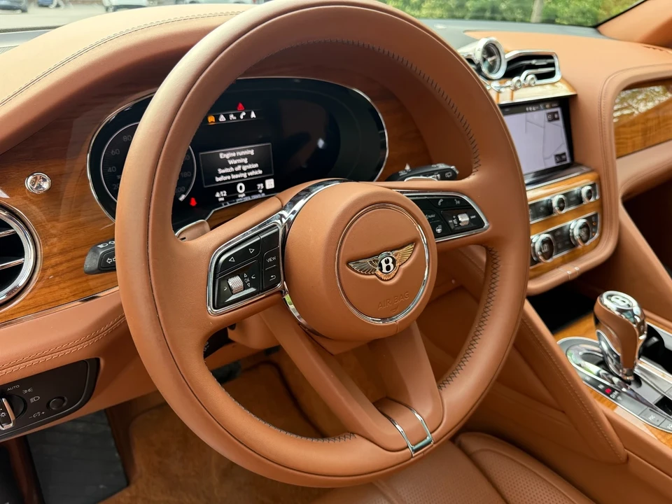 2022 Bentley Bentayga - Image 10 of 21
