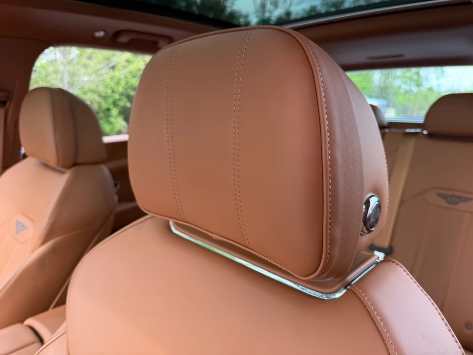 2022 Bentley Bentayga - Image 12 of 21