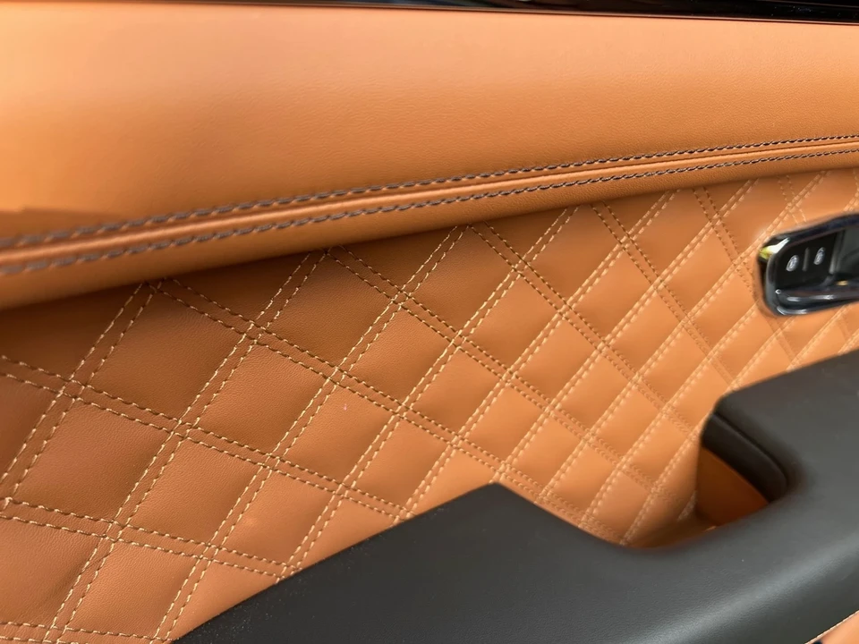 2022 Bentley Bentayga - Image 6 of 11