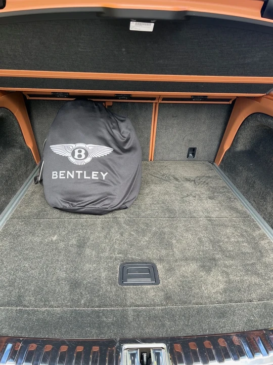 2022 Bentley Bentayga - Image 10 of 11