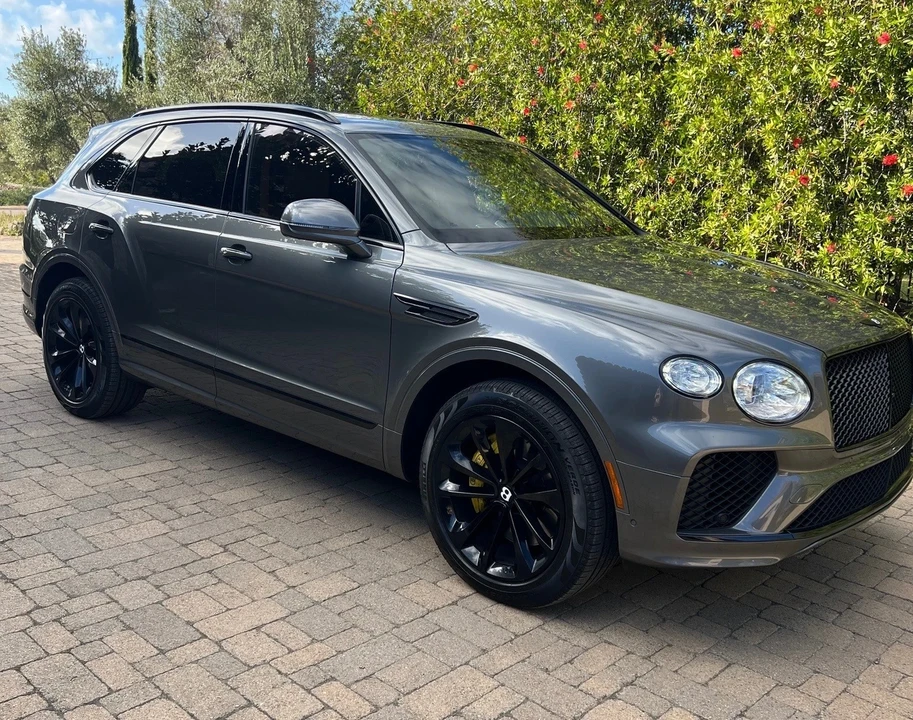 2022 Bentley Bentayga - Image 2 of 11