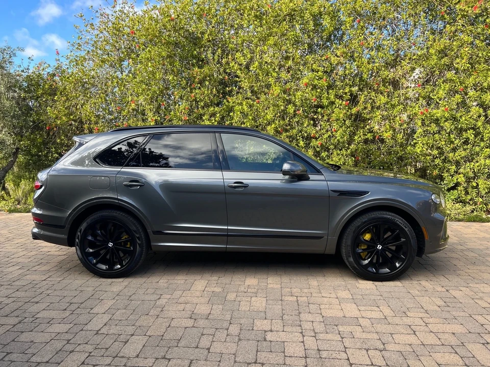 2022 Bentley Bentayga - Image 3 of 11