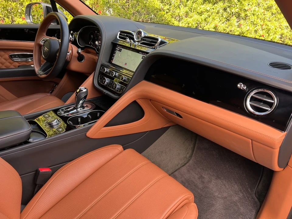 2022 Bentley Bentayga - Image 9 of 11
