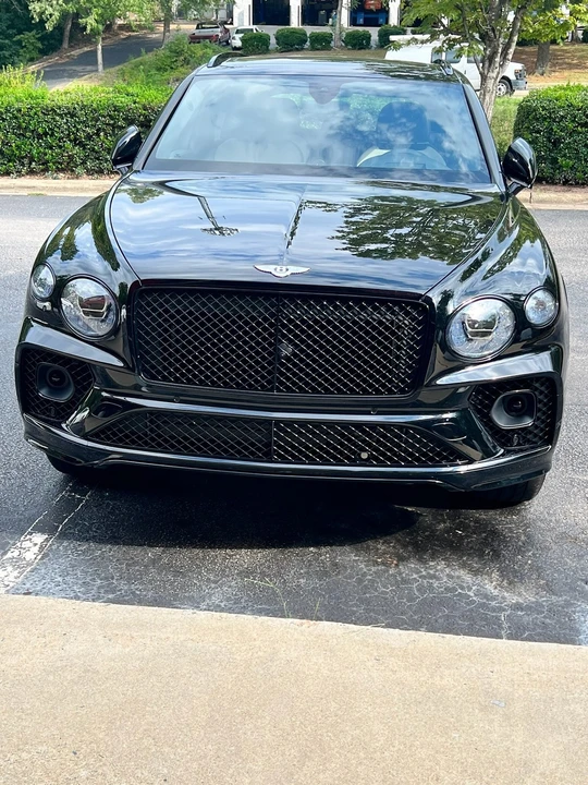 2022 Bentley Bentayga - Image 2 of 11