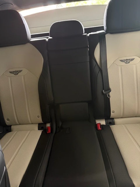 2022 Bentley Bentayga - Image 9 of 11