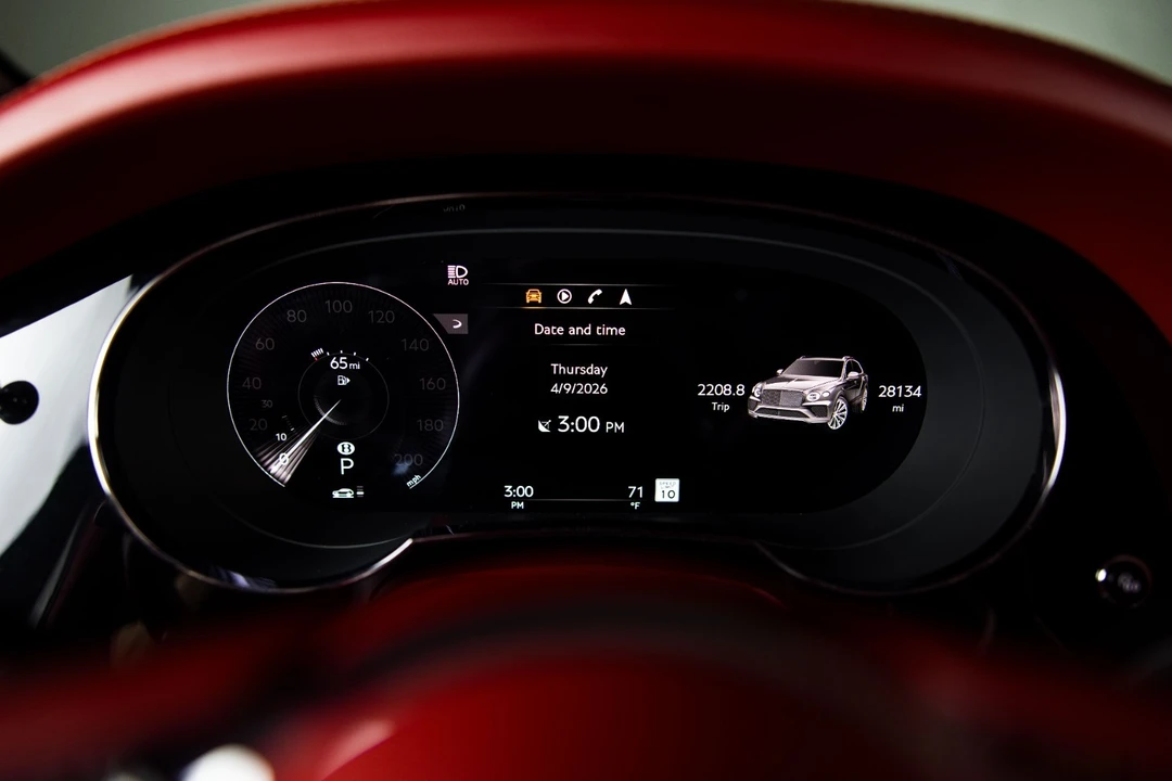 2022 Bentley Bentayga - Image 17 of 21