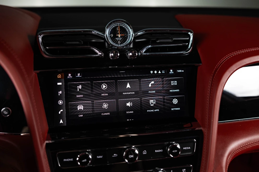 2022 Bentley Bentayga - Image 18 of 21
