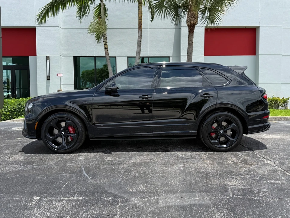 2022 Bentley Bentayga - Image 13 of 31