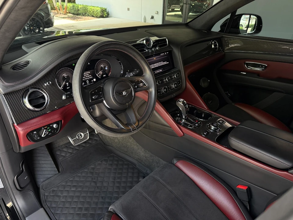2022 Bentley Bentayga - Image 25 of 31