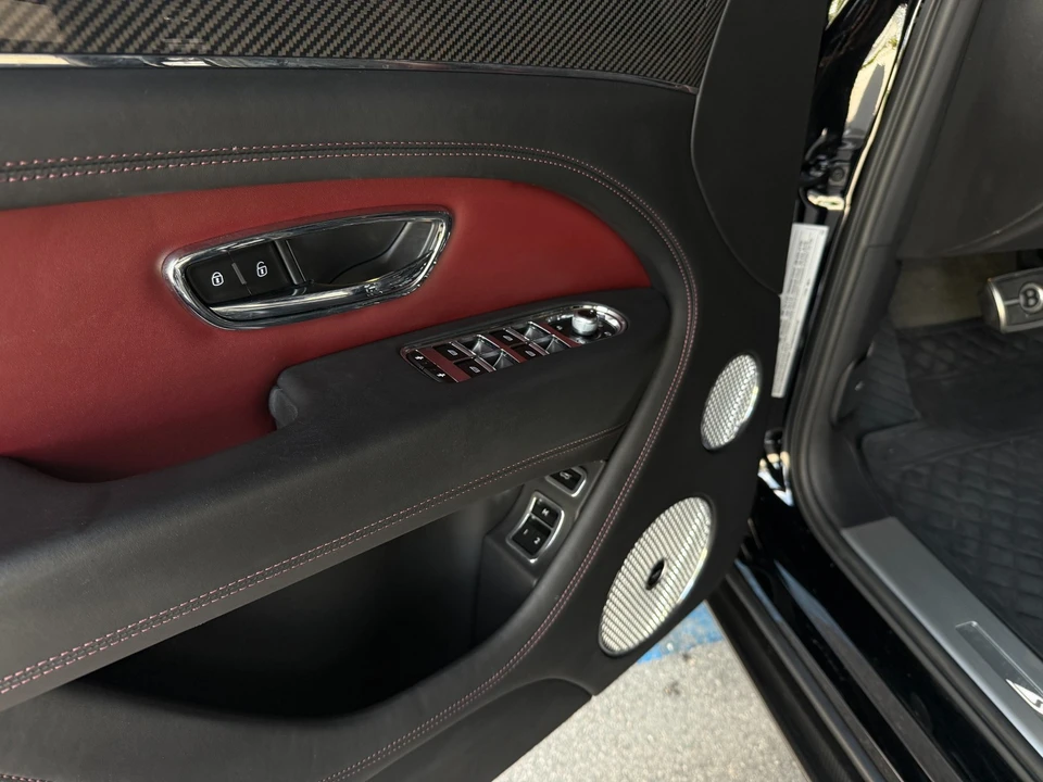 2022 Bentley Bentayga - Image 27 of 31