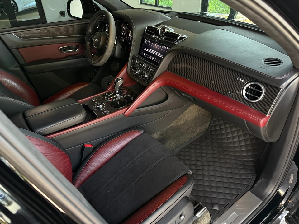 2022 Bentley Bentayga - Image 29 of 31