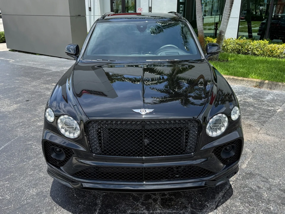 2022 Bentley Bentayga - Image 8 of 31
