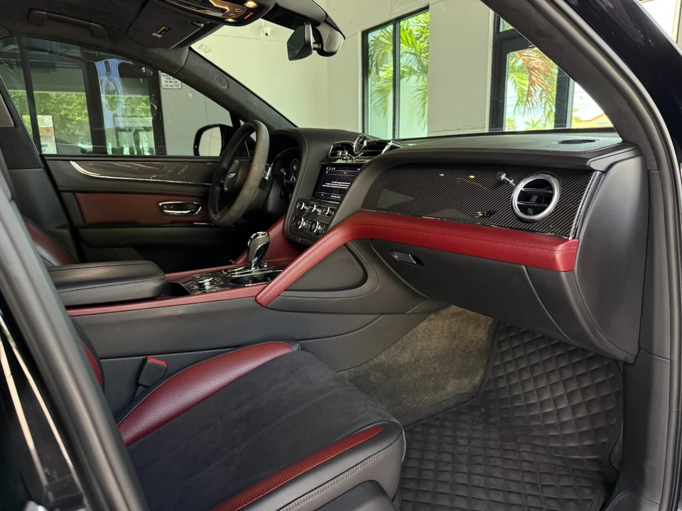 2022 Bentley Bentayga - Image 28 of 31