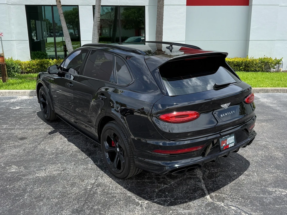 2022 Bentley Bentayga - Image 17 of 31