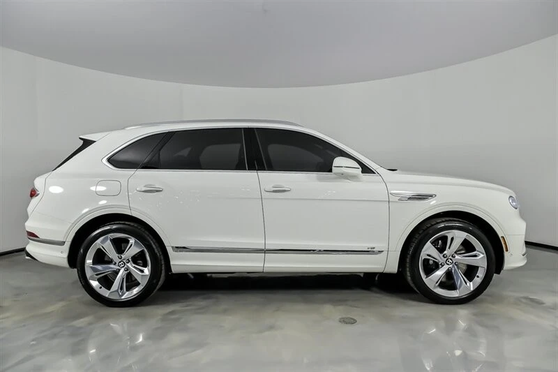 2022 Bentley Bentayga - Image 14 of 21