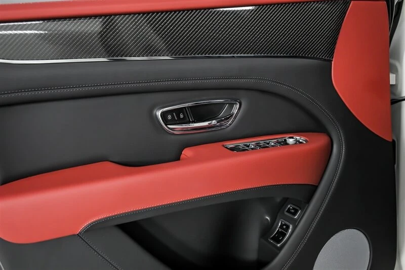 2022 Bentley Bentayga - Image 18 of 21