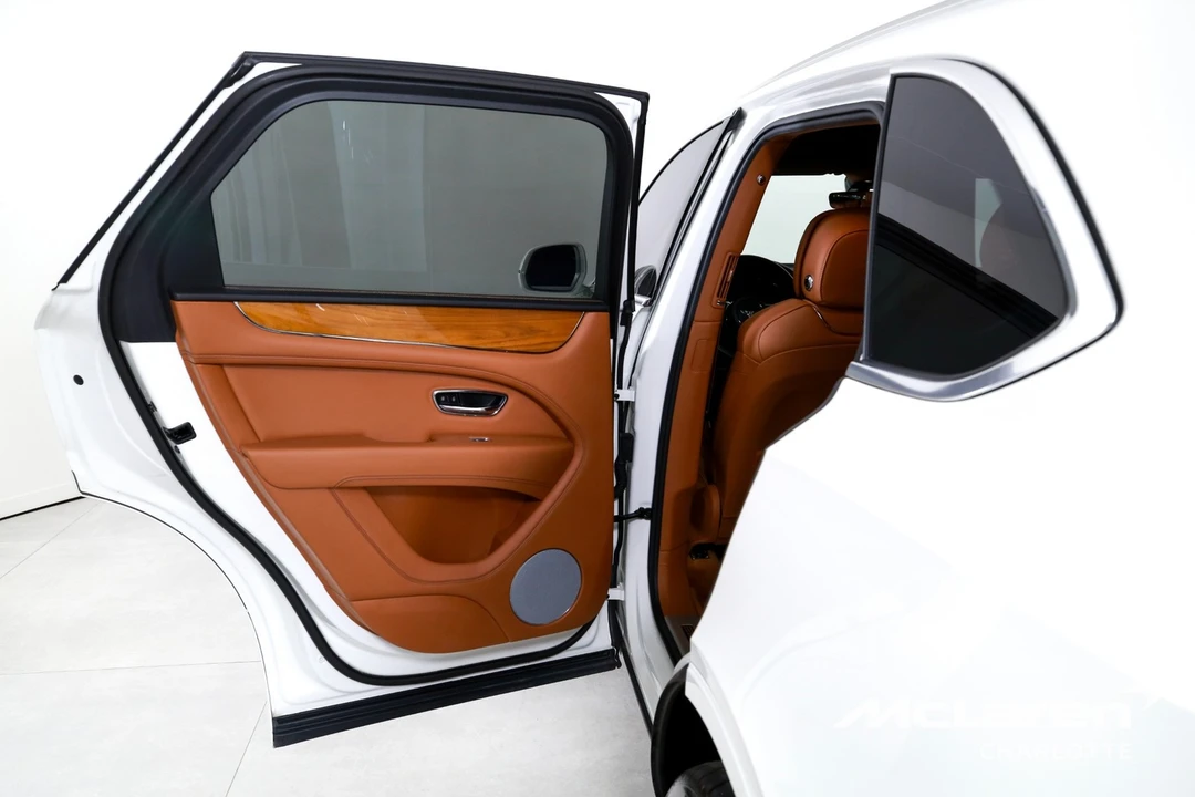 2022 Bentley Bentayga - Image 17 of 21