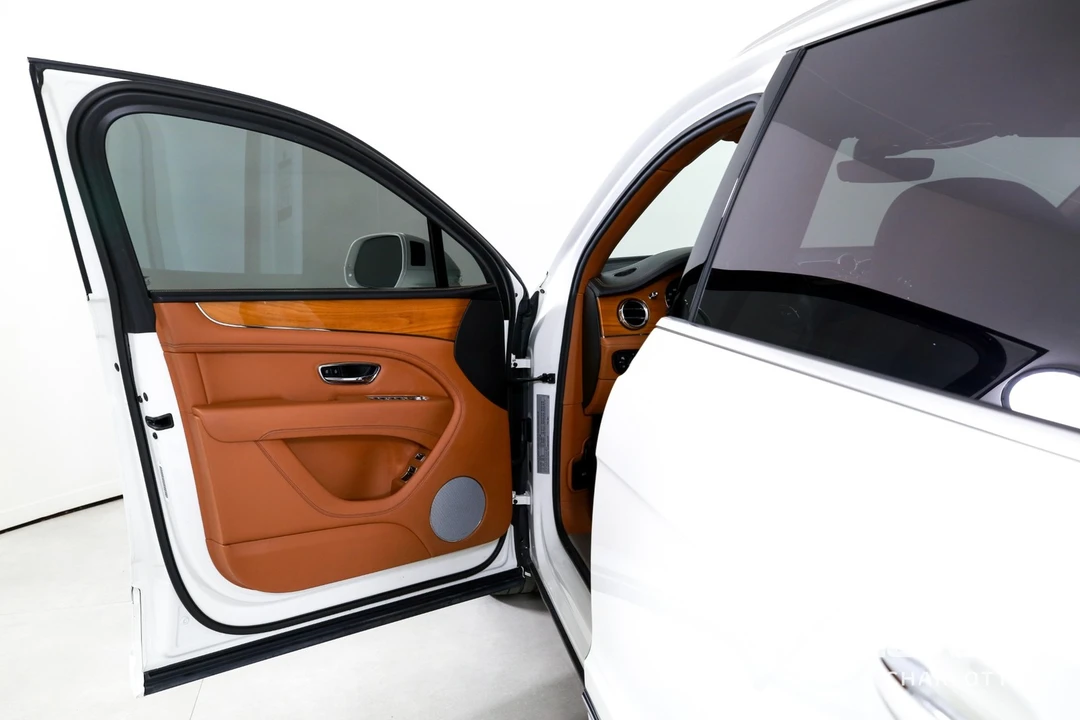 2022 Bentley Bentayga - Image 10 of 21