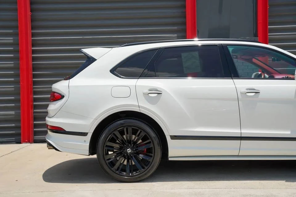 2022 Bentley Bentayga - Image 4 of 10