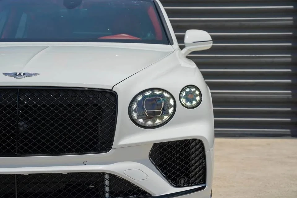 2022 Bentley Bentayga - Image 7 of 10