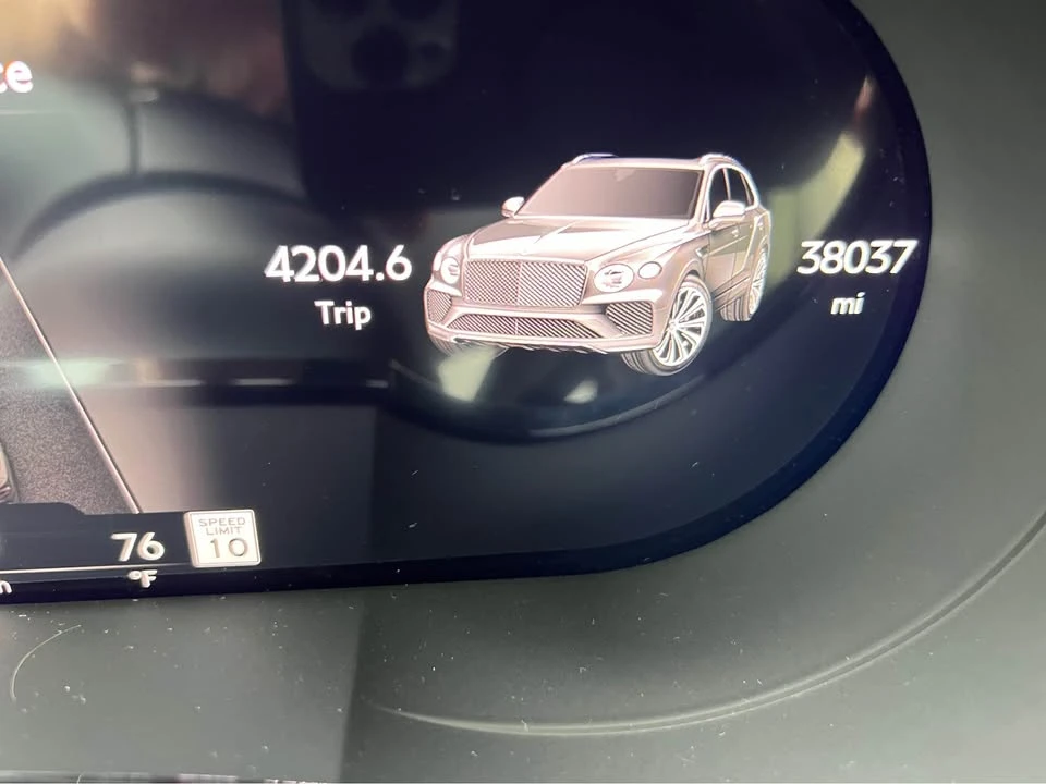 2022 Bentley Bentayga - Image 13 of 20