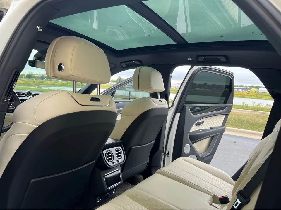 2022 Bentley Bentayga - Image 15 of 20