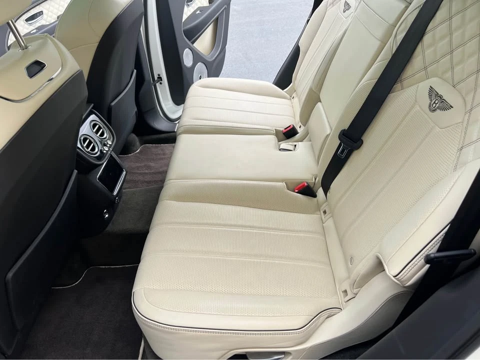 2022 Bentley Bentayga - Image 16 of 20