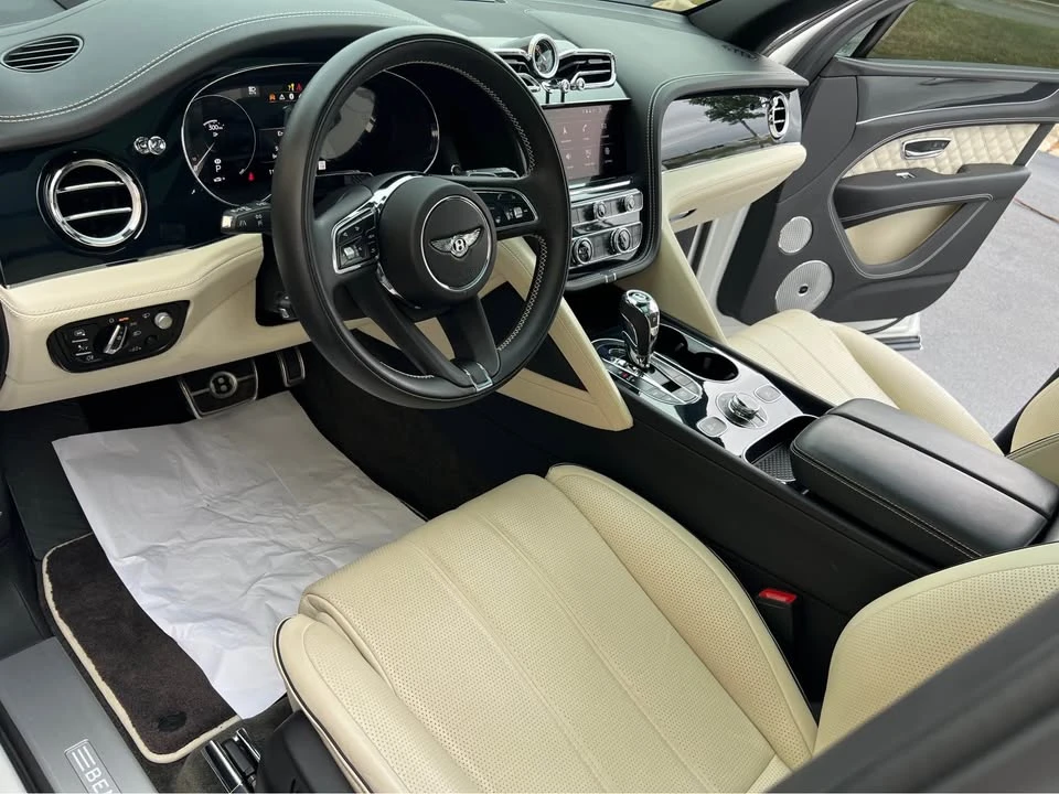 2022 Bentley Bentayga - Image 7 of 20