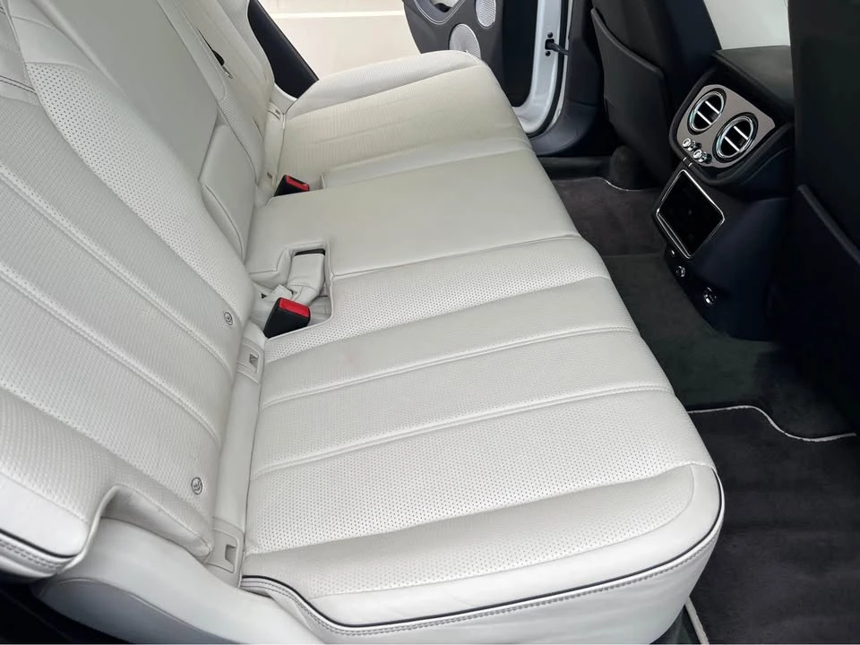 2022 Bentley Bentayga - Image 17 of 20