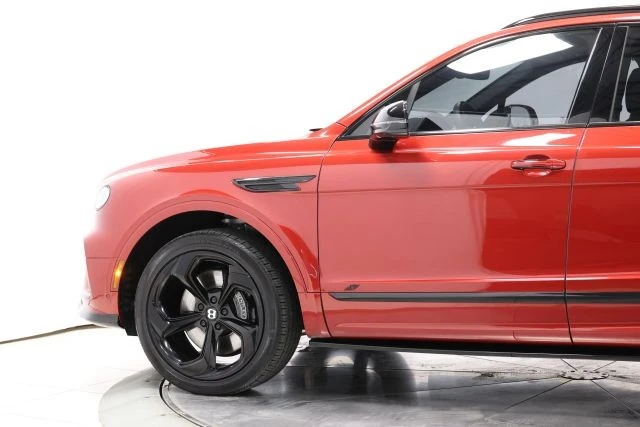 2022 Bentley Bentayga - Image 7 of 31