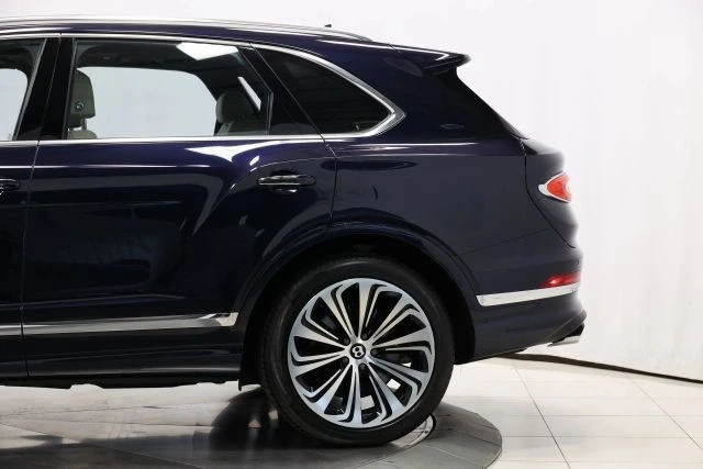 2022 Bentley Bentayga - Image 9 of 12