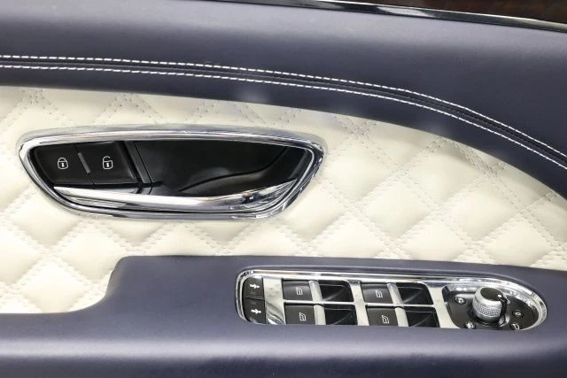 2022 Bentley Bentayga - Image 12 of 12