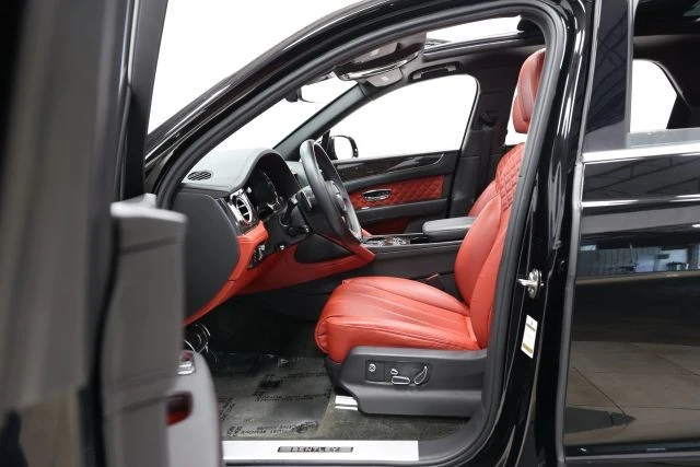 2022 Bentley Bentayga - Image 15 of 31