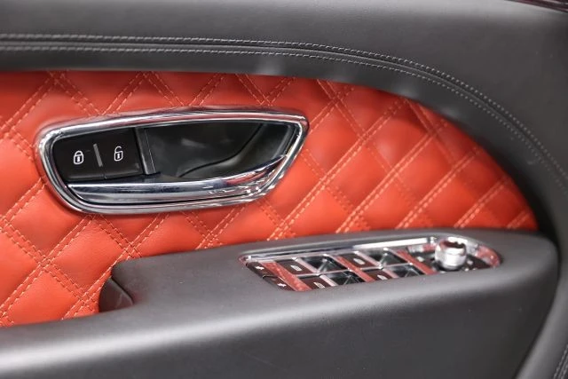 2022 Bentley Bentayga - Image 11 of 31