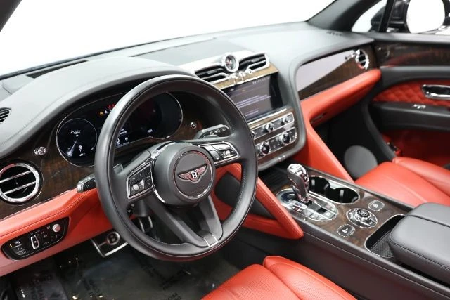 2022 Bentley Bentayga - Image 2 of 31