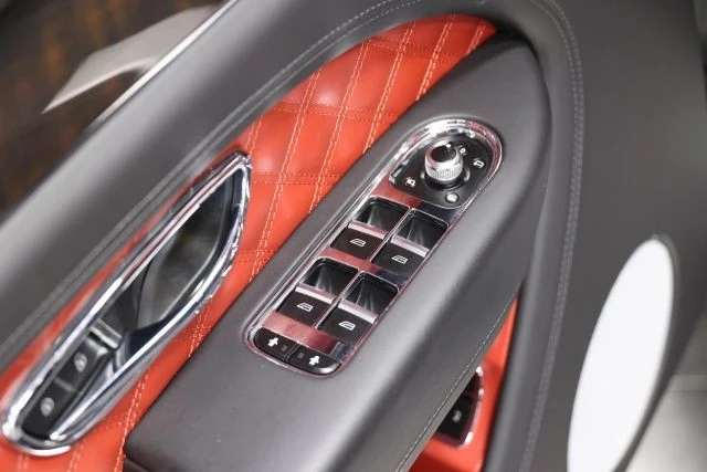 2022 Bentley Bentayga - Image 12 of 31