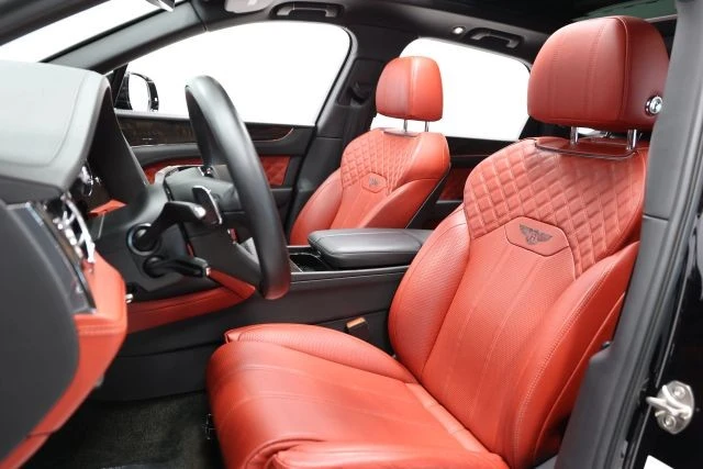 2022 Bentley Bentayga - Image 17 of 31