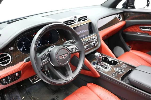 2022 Bentley Bentayga - Image 22 of 31