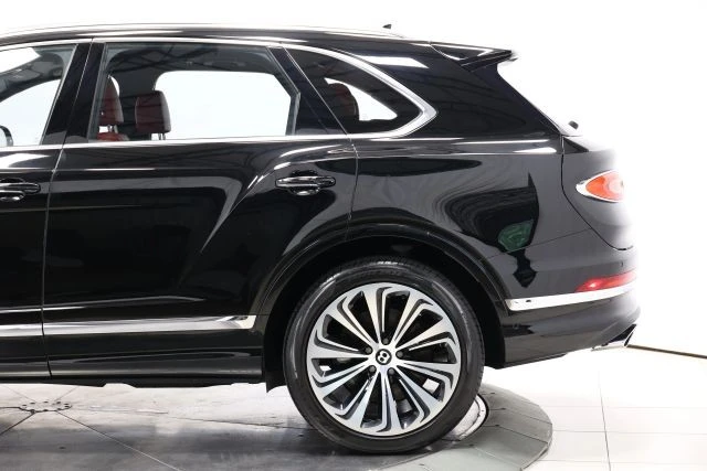 2022 Bentley Bentayga - Image 9 of 31